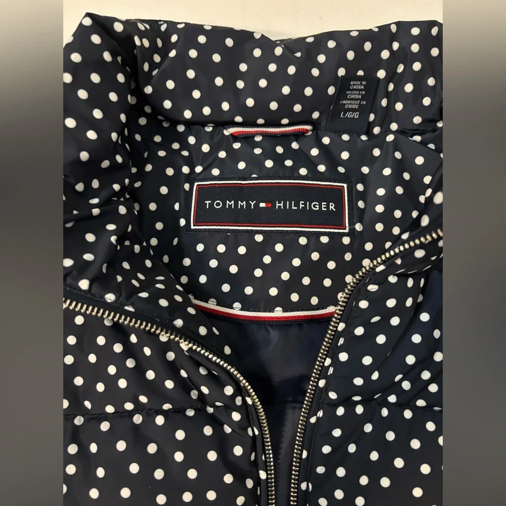 NEW WOMENS TOMMY HILFIGER NAVY BLUE AND WHITE POLKA DOT PUFFER VEST SZ L - Picture 10 of 15